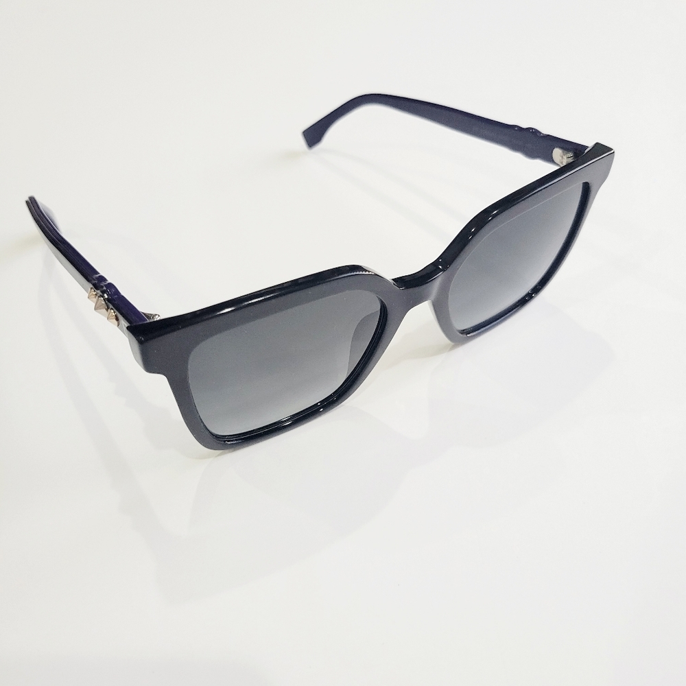 Fendi Square Sunglasses Black Silver Studs - Picture 6 of 13